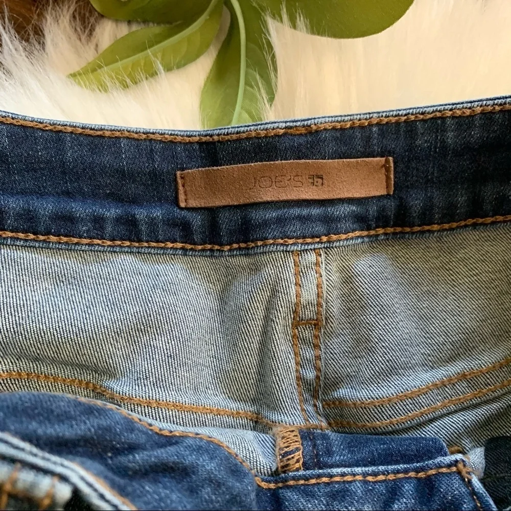 Joe’s Jeans▪️Rolled up Mid rise Medium Wash Shorts. Sz 27‎
